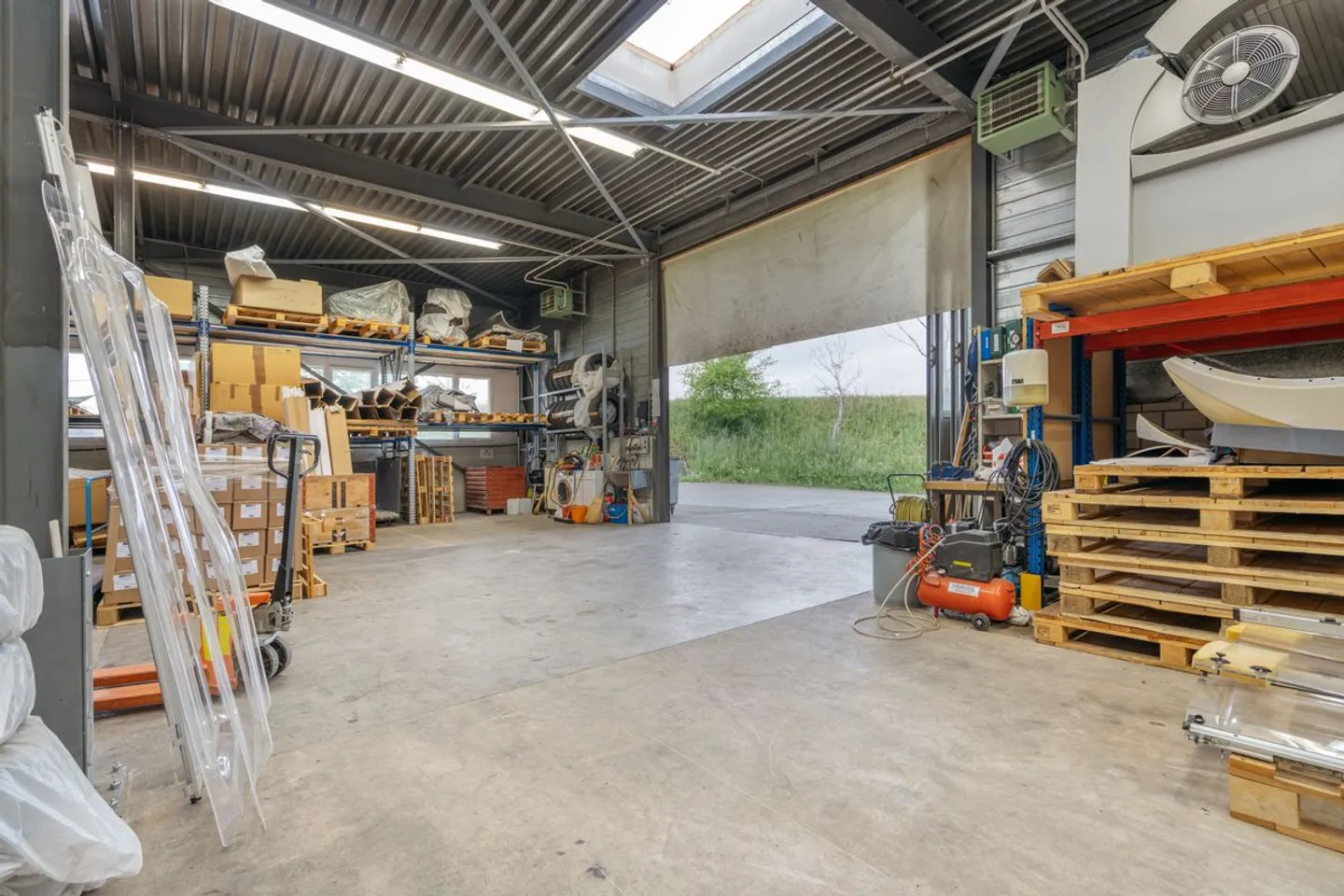 Espaces commerciaux et de stockage attractifs dans un emplacement de choix entre Zurich et Zug - Photo 13 sur 13