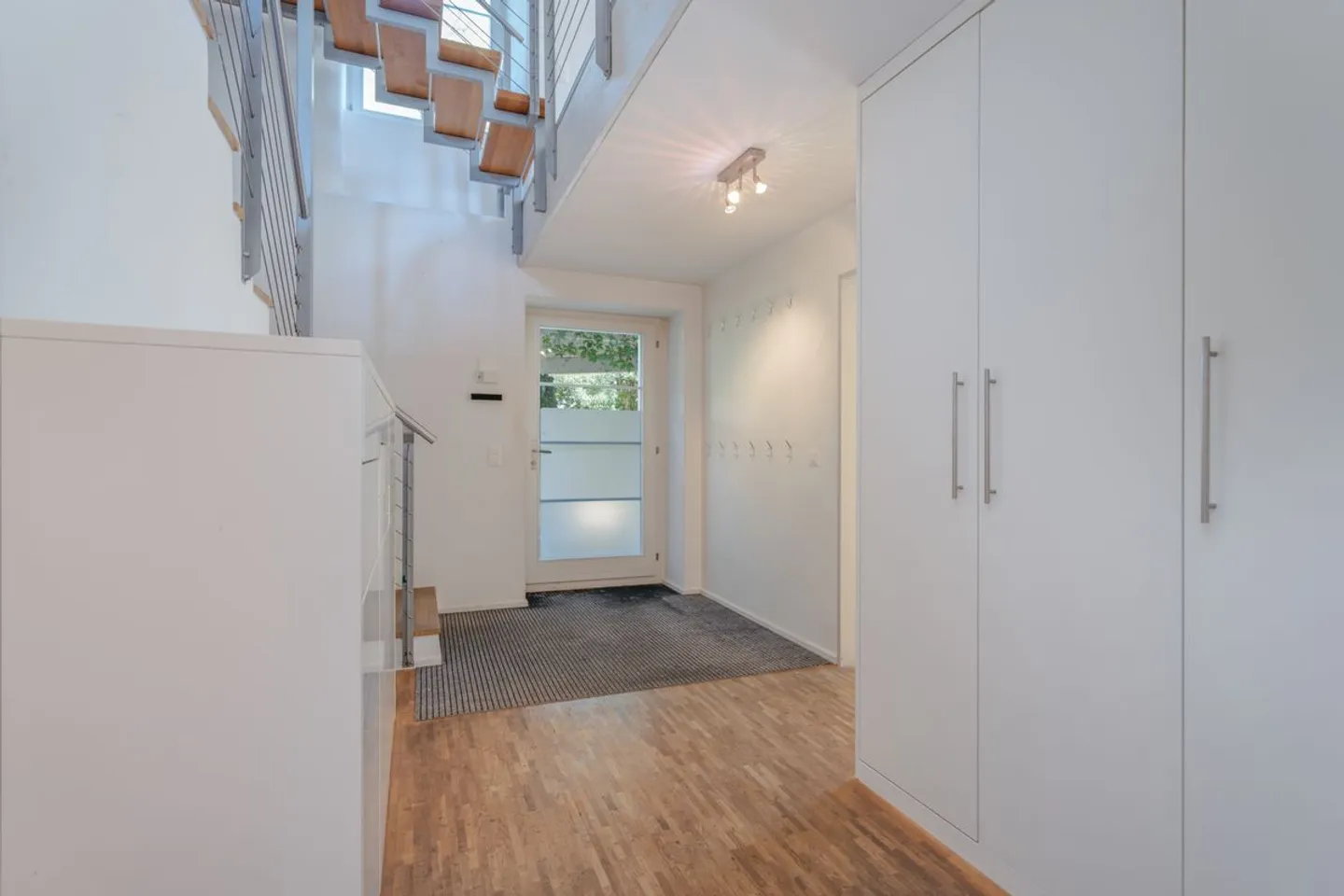 Charmantes Familienhaus am Reusskanal - Foto 2 von 13