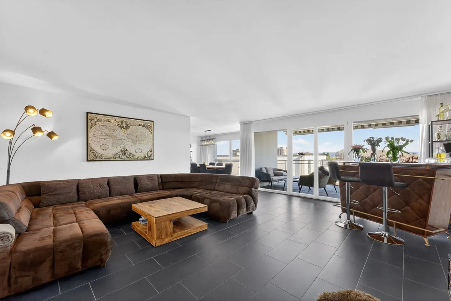 Modernes 5.5-Zimmer-Apartment - Foto 9 von 13