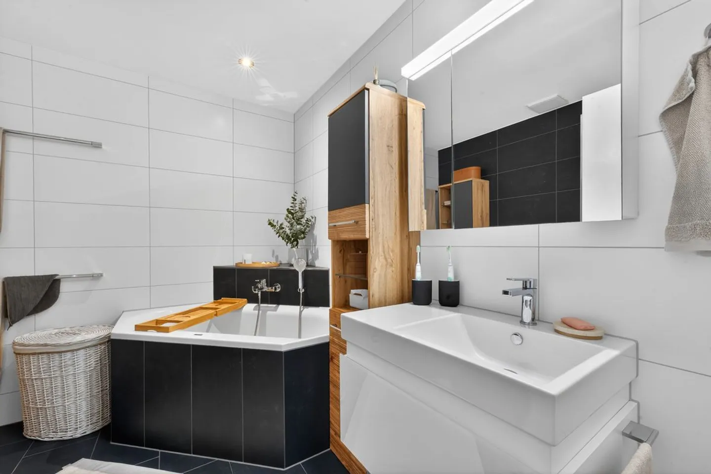 Modernes 5.5-Zimmer-Apartment - Foto 7 von 13