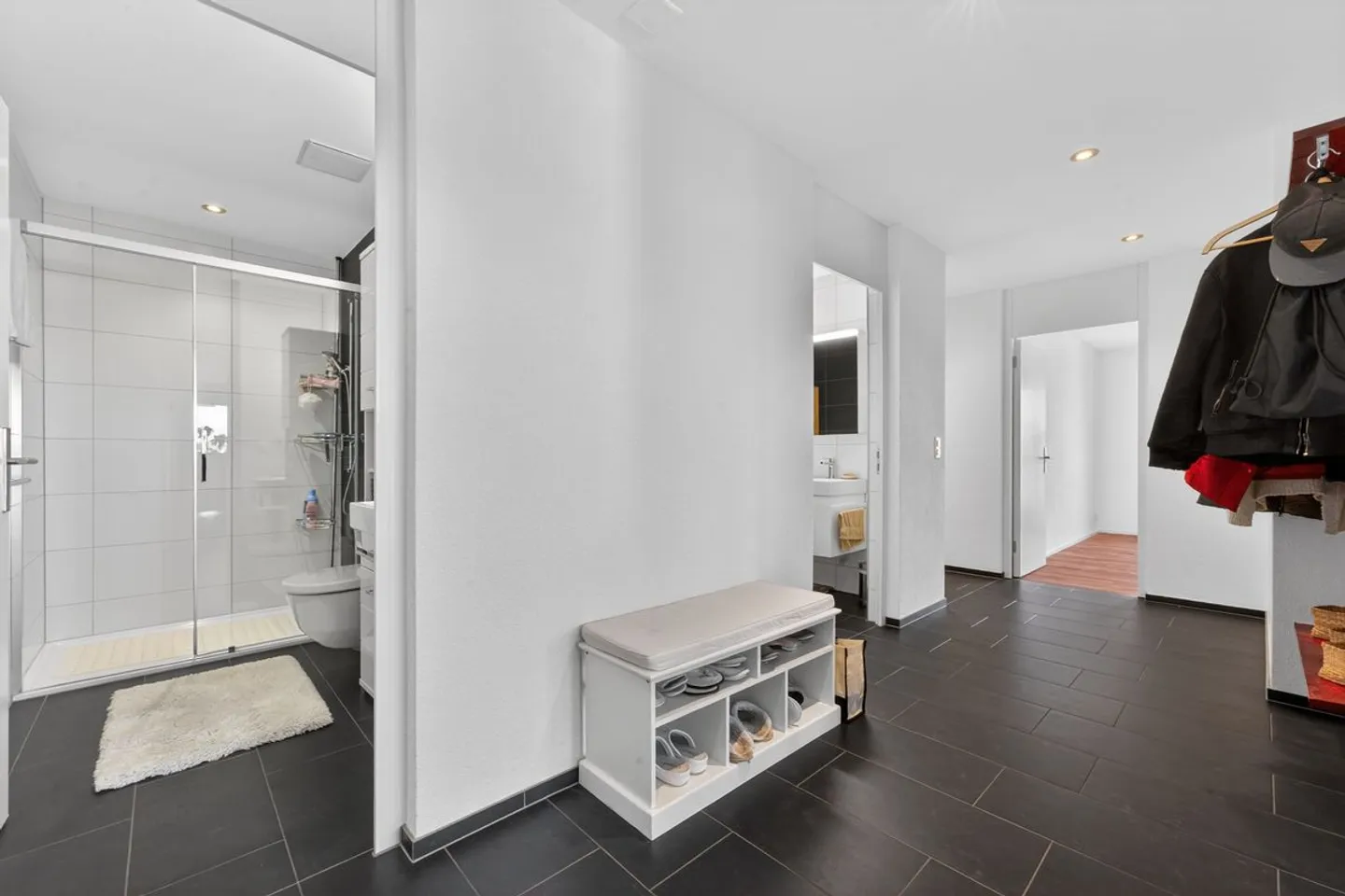 Modernes 5.5-Zimmer-Apartment - Foto 5 von 13