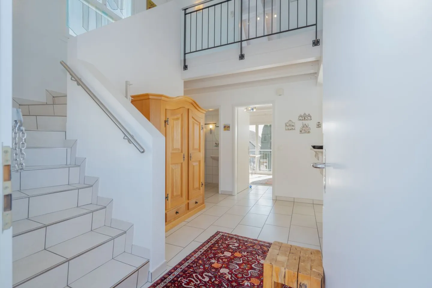 Exclusive 6½-room single-family house in the best residential area in Wohlen - Photo 2 of 13