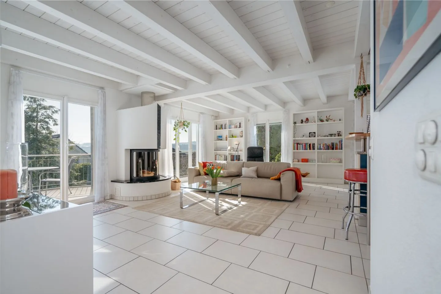 Exclusive 6½-room single-family house in the best residential area in Wohlen - Photo 3 of 13