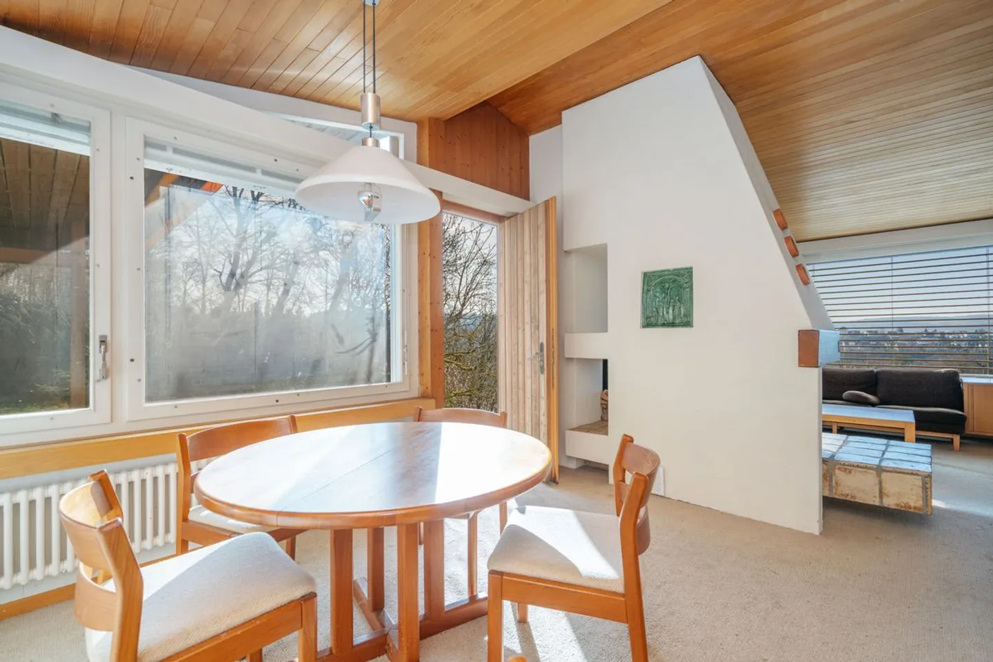 Spacious property in idyllic location with many possibilities - Photo 6 of 13