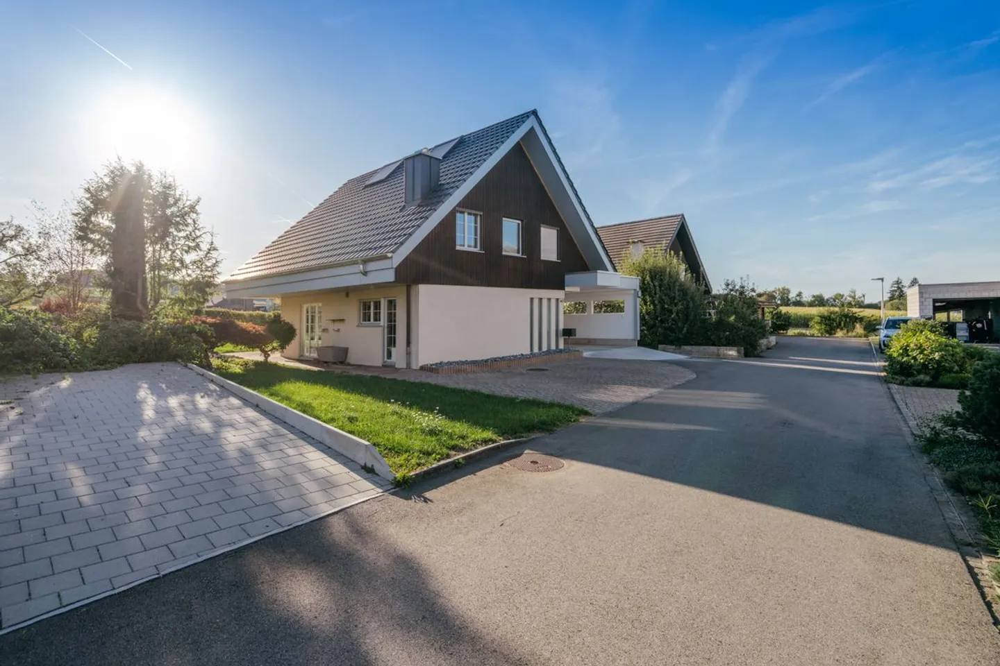 Detached 6½-room single-family house with winter garden and plenty of outdoor space - Photo 4 of 13