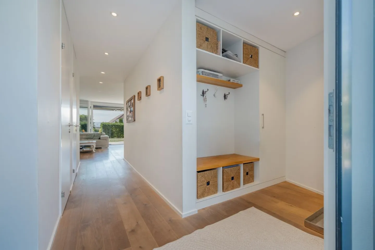 Modernes Doppelhaus mit Garten - Foto 4 von 13