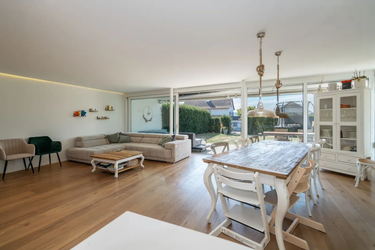 Modernes Doppelhaus mit Garten - Foto 5 von 13