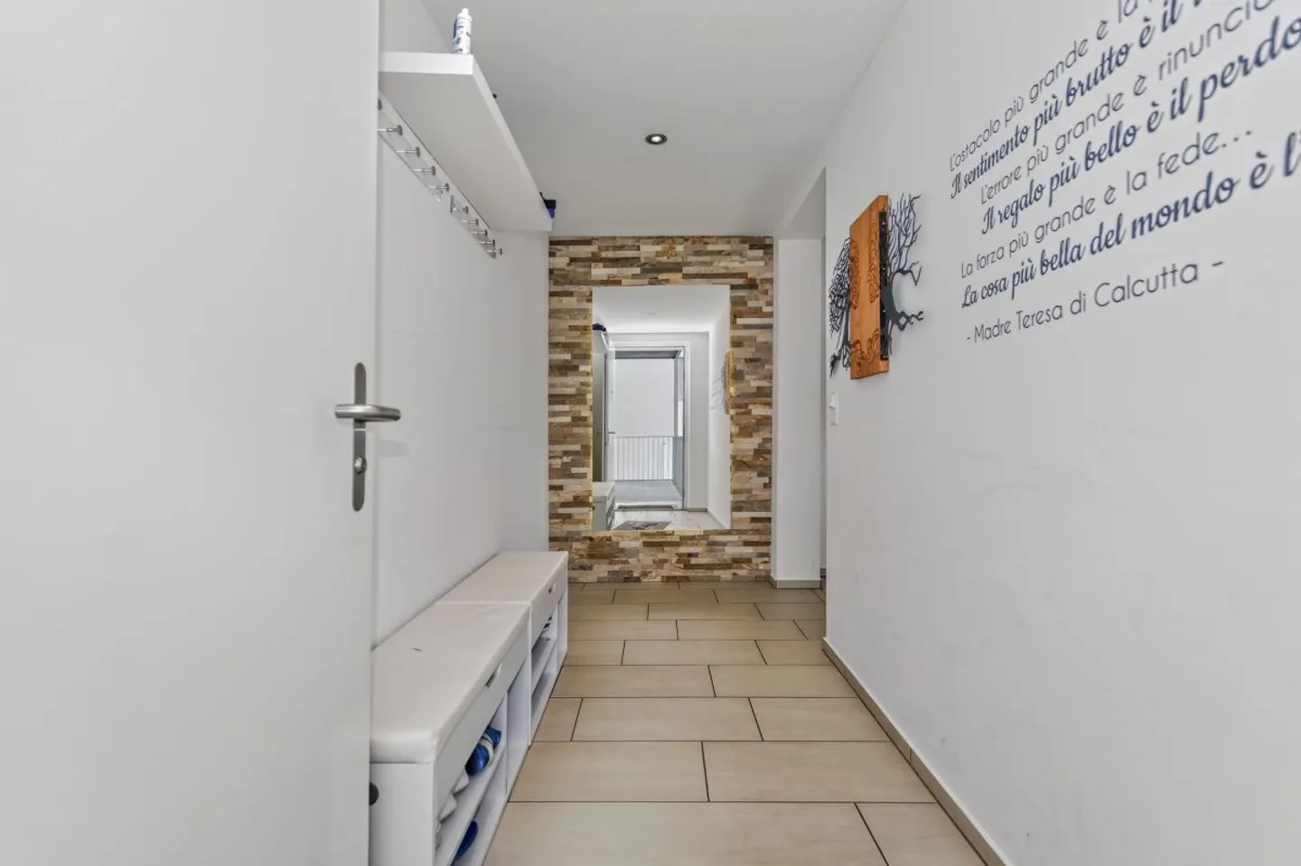 Wohnen auf zwei Ebenen - Moderne 4½-Zimmer Maisonette mit grosszügiger Terrasse - Photo 4 of 13