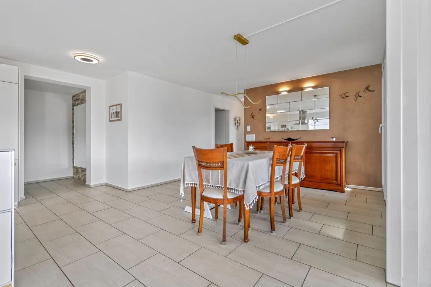 Wohnen auf zwei Ebenen - Moderne 4½-Zimmer Maisonette mit grosszügiger Terrasse - Photo 8 of 13
