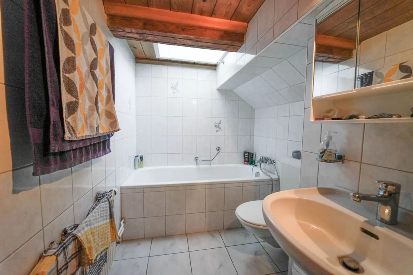 4.5-Room Apartment in a Quiet Location - Photo 5 of 10