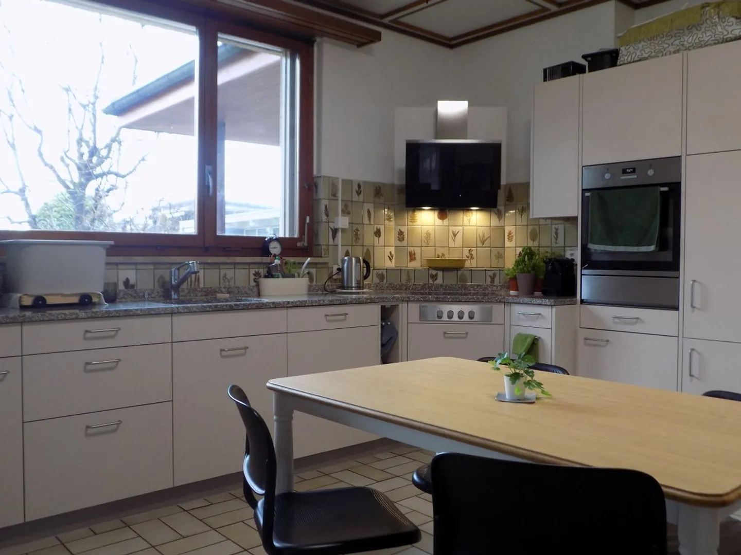 Casa unifamiliare indipendente con molto spazio - Foto 3 di 8