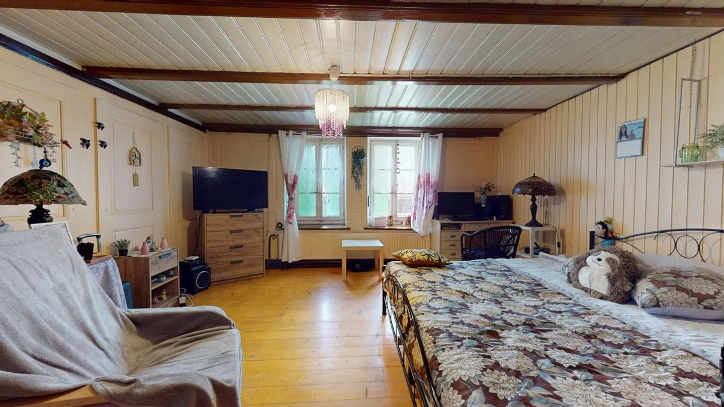 Dorfhaus mit ländlichem Bereich von großem Potenzial! - Foto 6 von 12