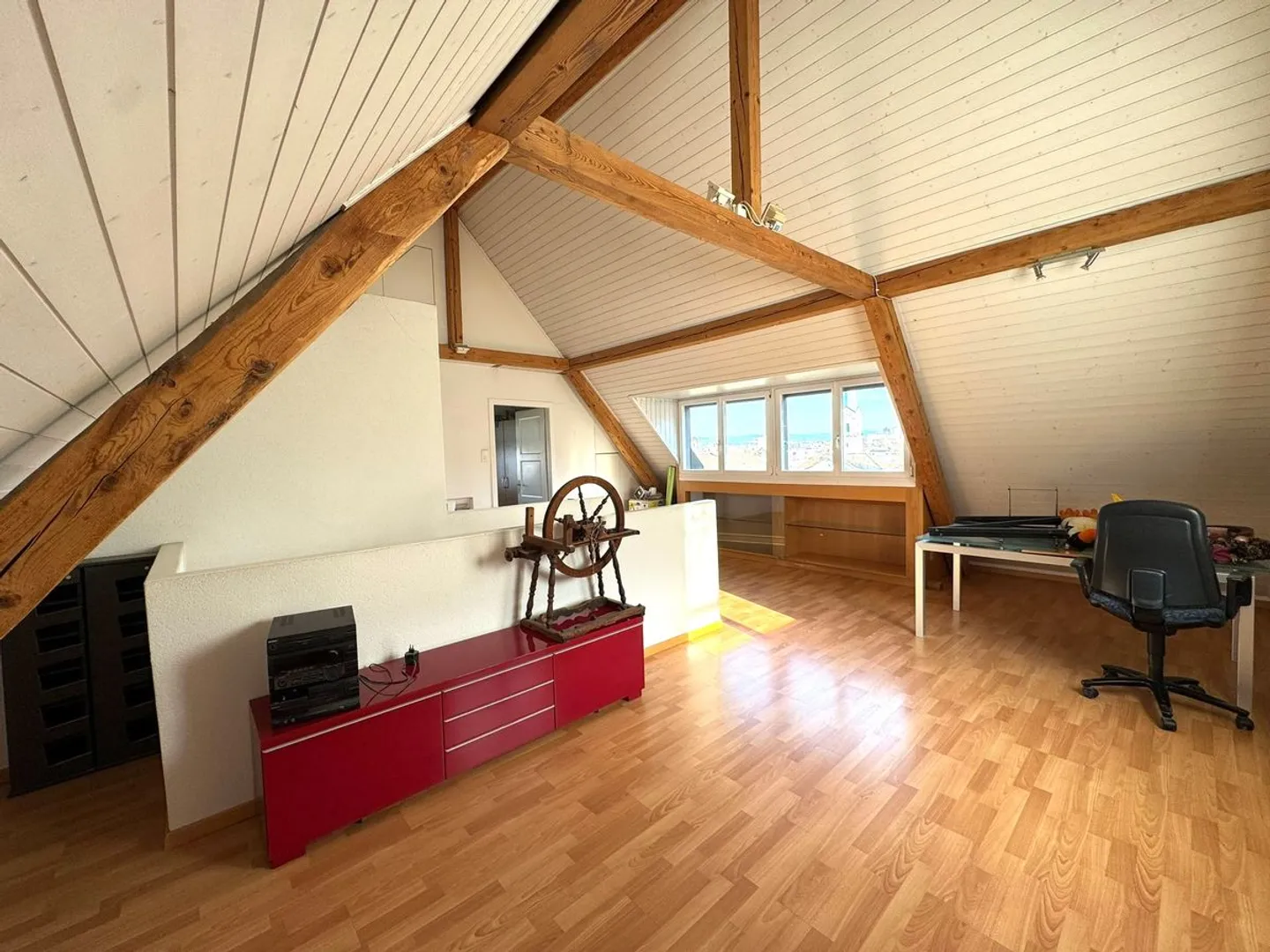 Terrain spacieux avec potentiel de construction dans le meilleur quartier résidentiel - Photo 6 sur 13