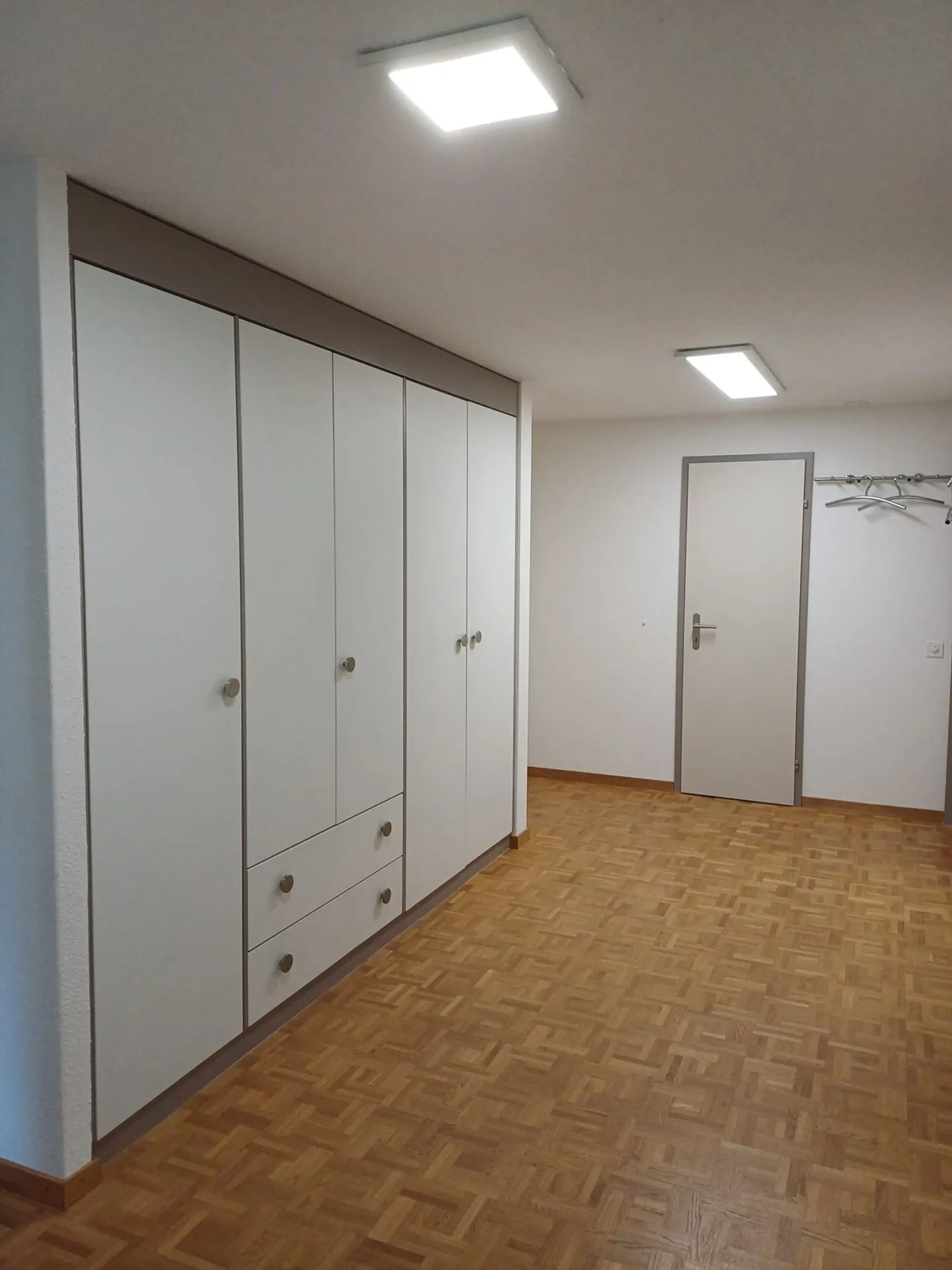 Appartamento luminoso di 4,5 stanze in posizione privilegiata - Foto 9 di 13