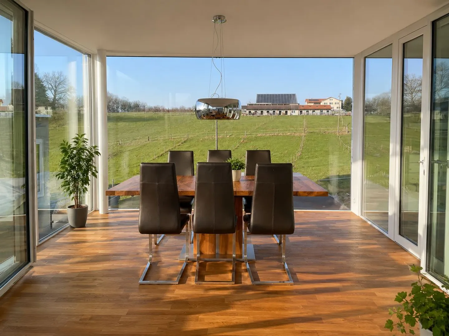 Elegantes Einfamilienhaus in Ettingen - Foto 3 von 13