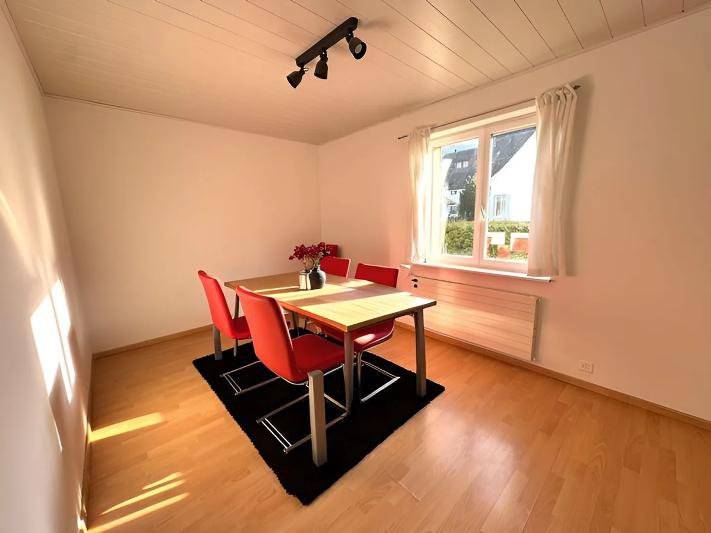 Terrain spacieux avec potentiel de construction dans le meilleur quartier résidentiel - Photo 9 sur 13