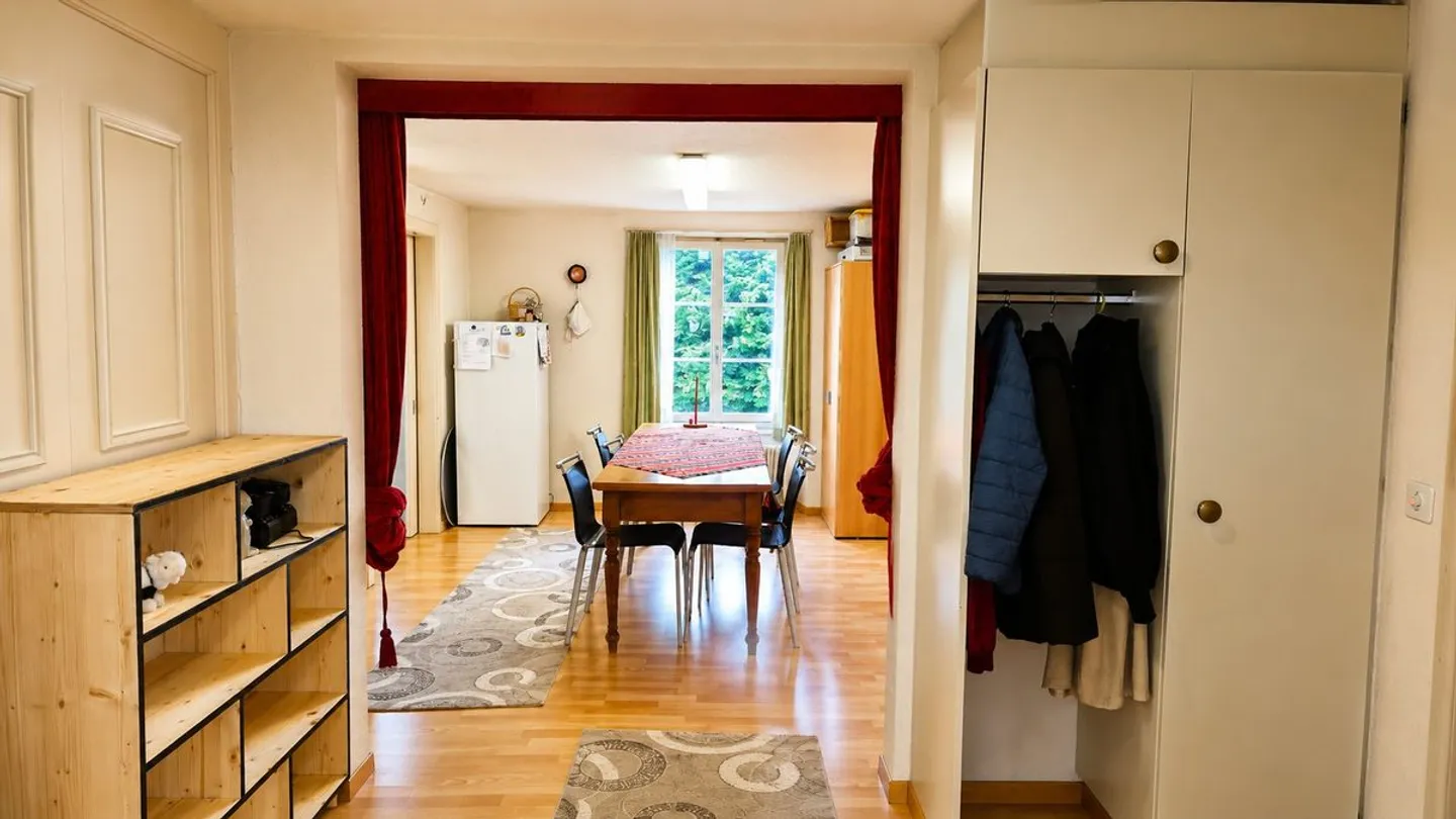 Versatile Residential House for Rent in Linthal - Photo 10 of 13