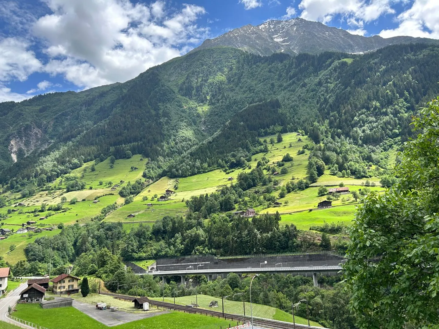 Terrain à bâtir avec une vue magnifique sur la montagne - Photo 3 sur 12