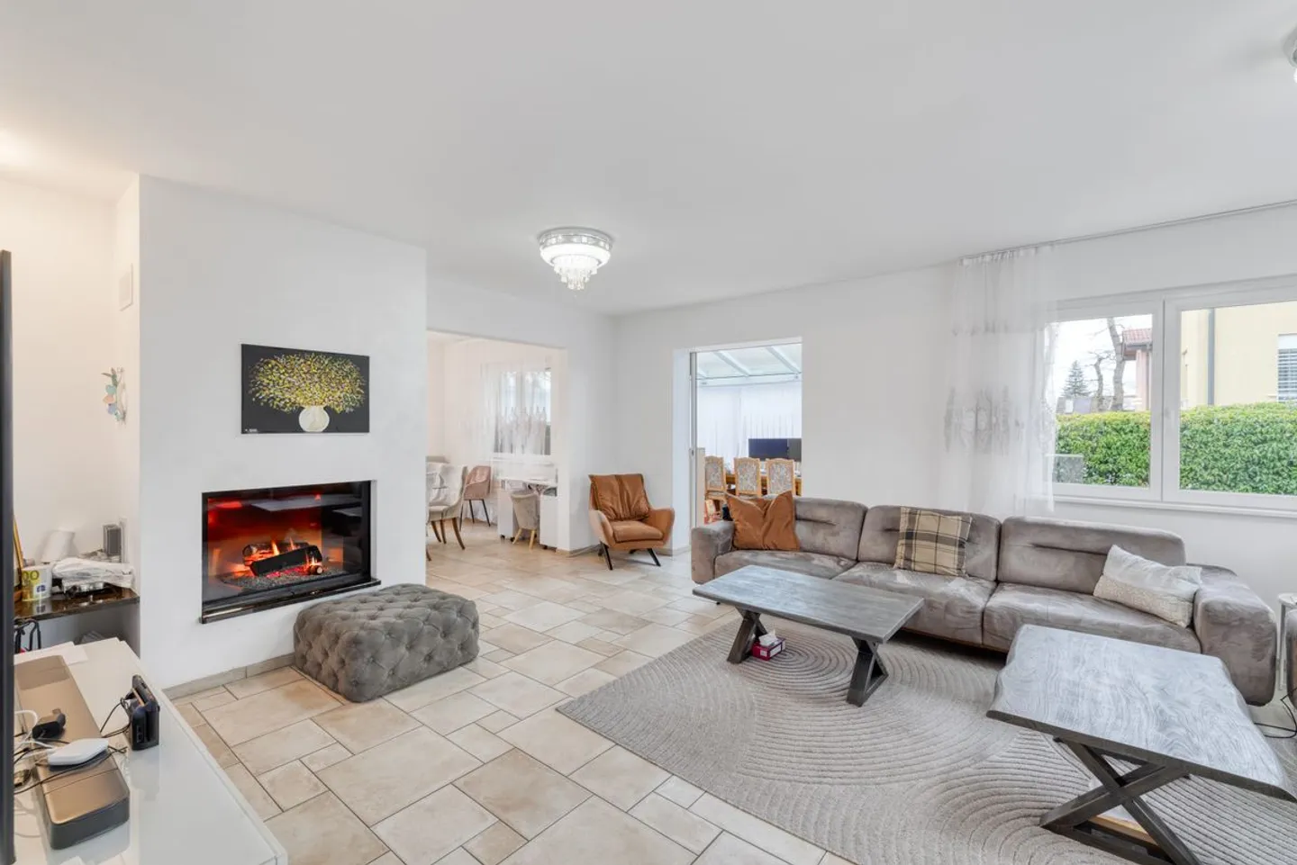 Magnificent renovated individual villa with two independent apartments and view of the Jura - Photo 1 of 5