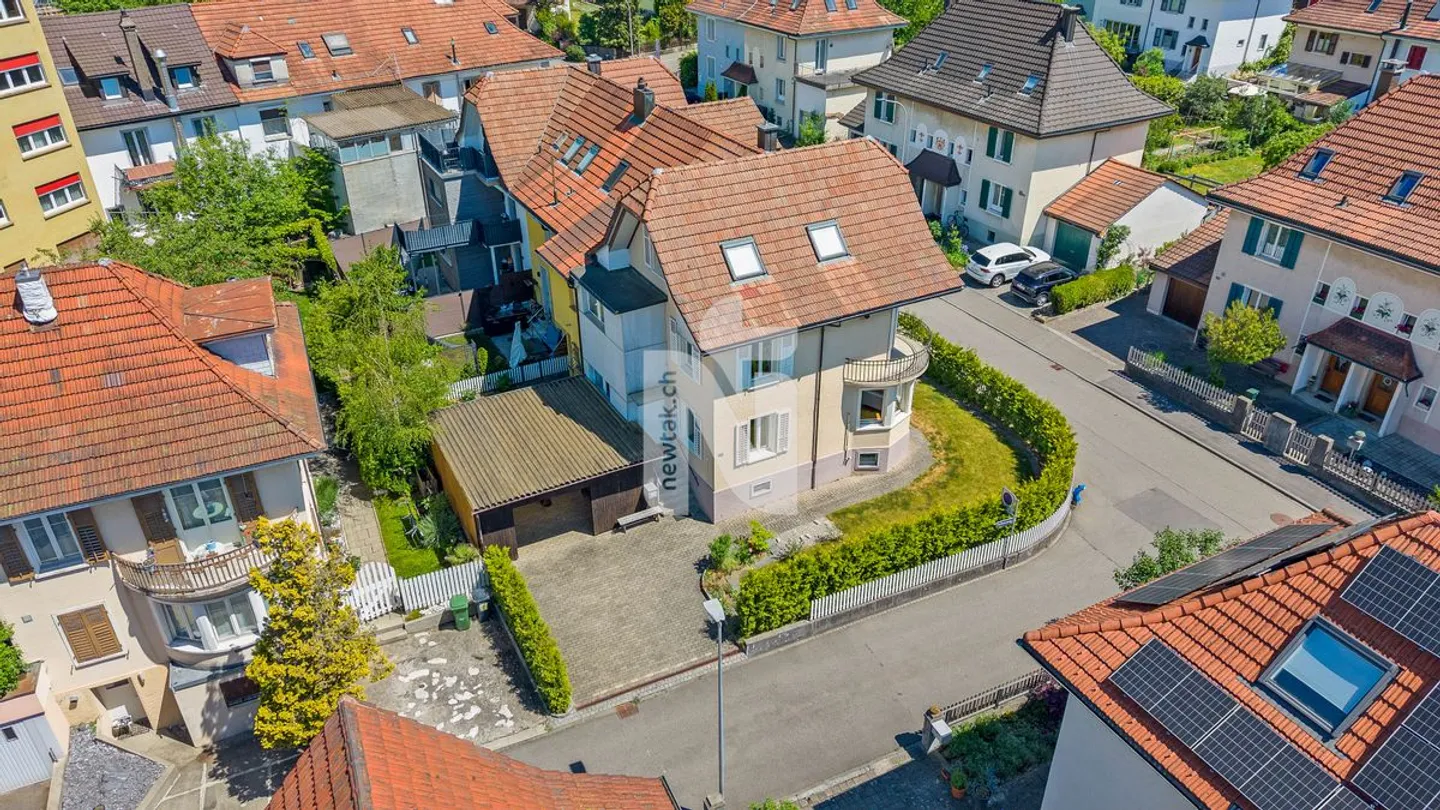 Charmantes Familienhaus mit Garten - Foto 1 von 13