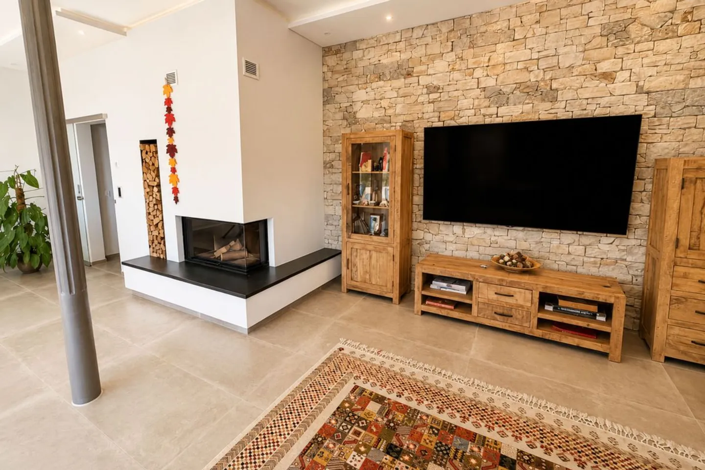 Luxurious light-filled apartment - Photo 10 of 13
