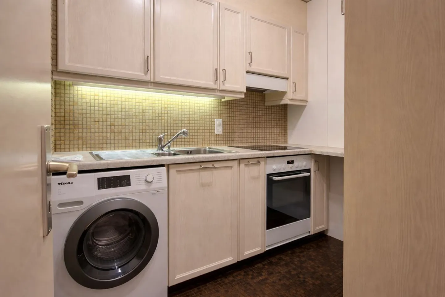 4.5 Room Apartment with Attractive Development Potential in Riehen - Photo 6 of 13