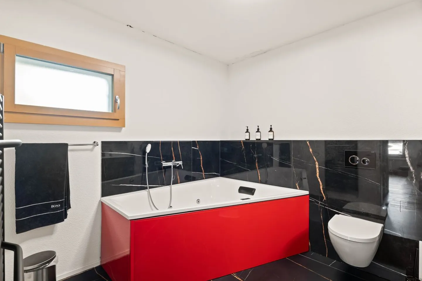 Modern converted 4.5-room apartment with 135 m² of living space - Photo 13 of 13
