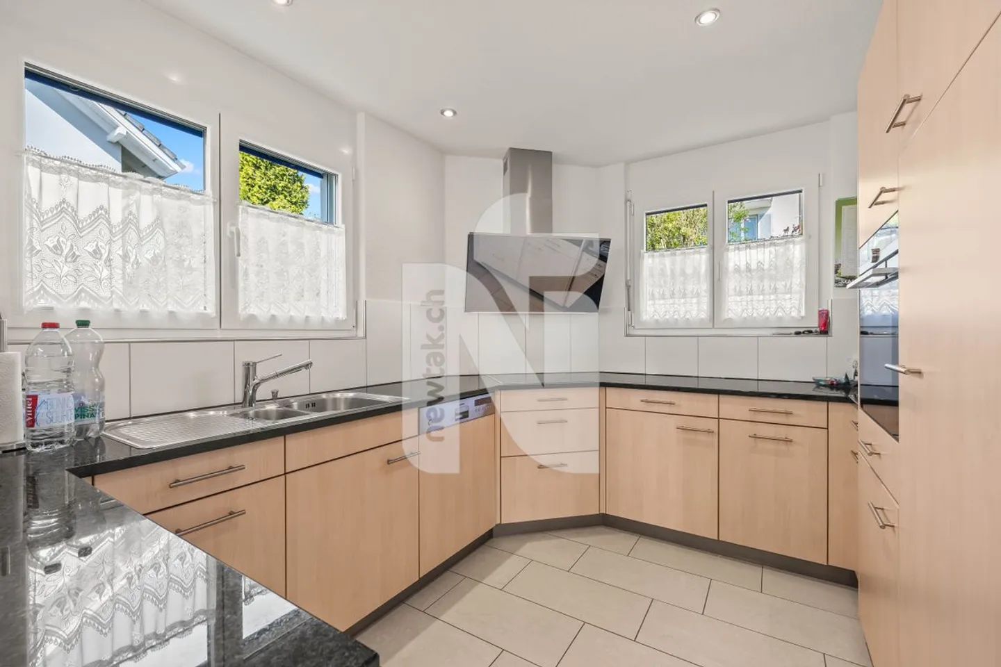 Family-friendly with garden, double garage in a quiet, nature-friendly location - Photo 6 of 13