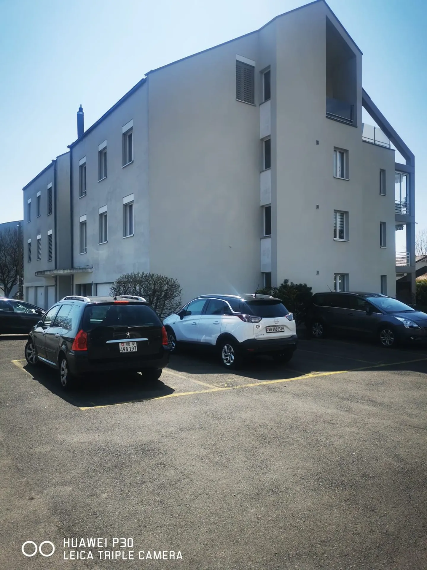 Charming Apartment with Garden - Photo 3 of 9