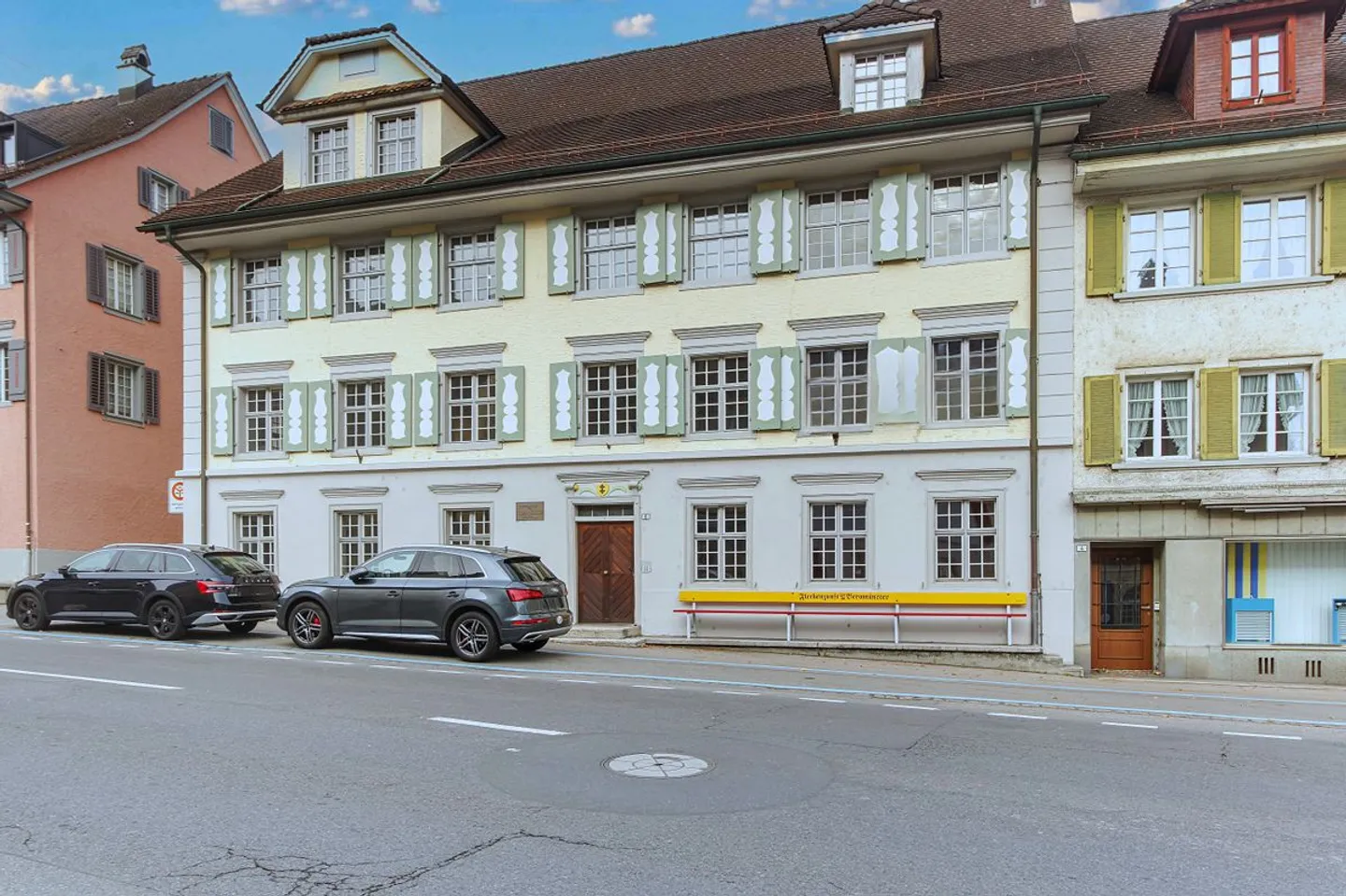 Characterful property in the historic town center - Photo 2 of 13