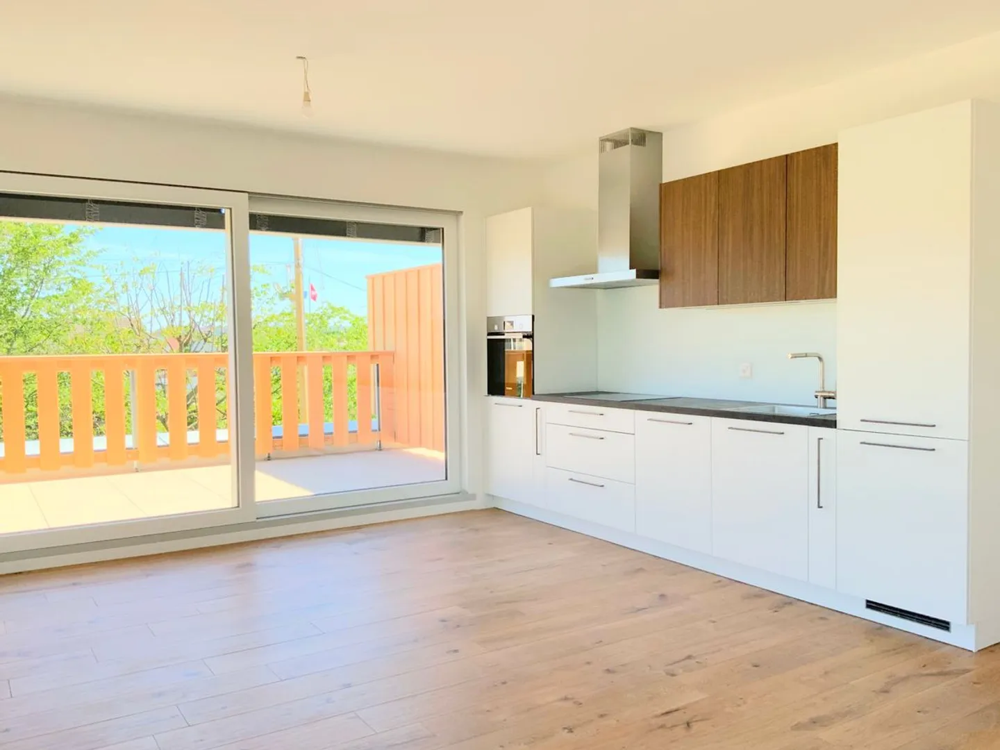 Domdidier 2,5 Zimmer mit Balkon! - Foto 1 von 6