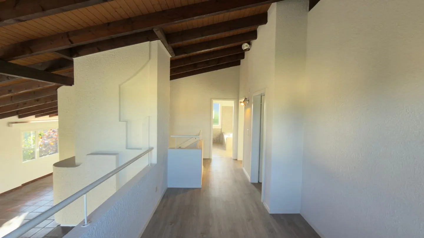 Maison individuelle spacieuse de 6,5 pièces à louer à Niederhasli - Photo 5 sur 7