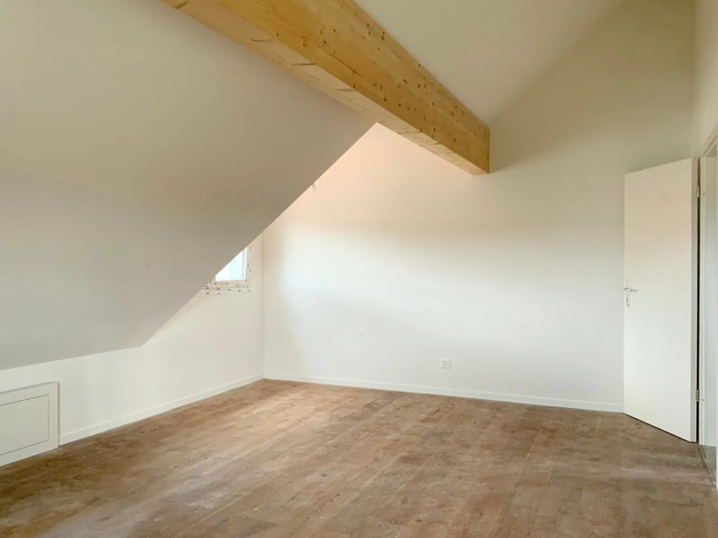 New penthouse with loggia in Domdidier - Photo 7 of 13