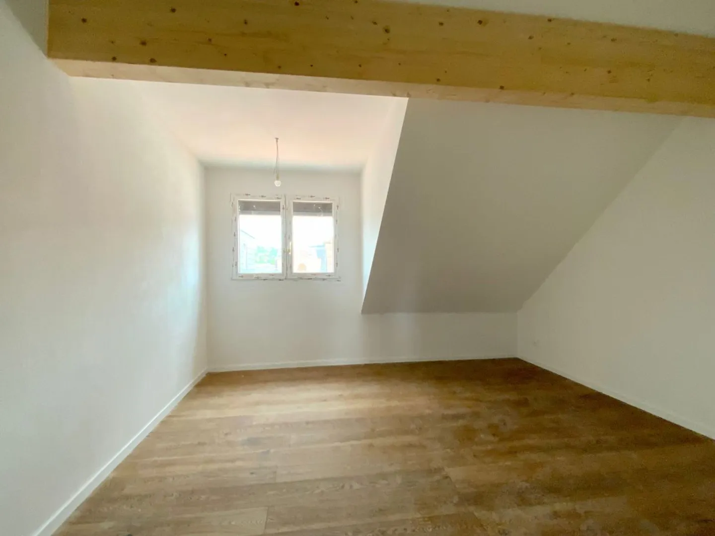 New penthouse with loggia in Domdidier - Photo 10 of 13