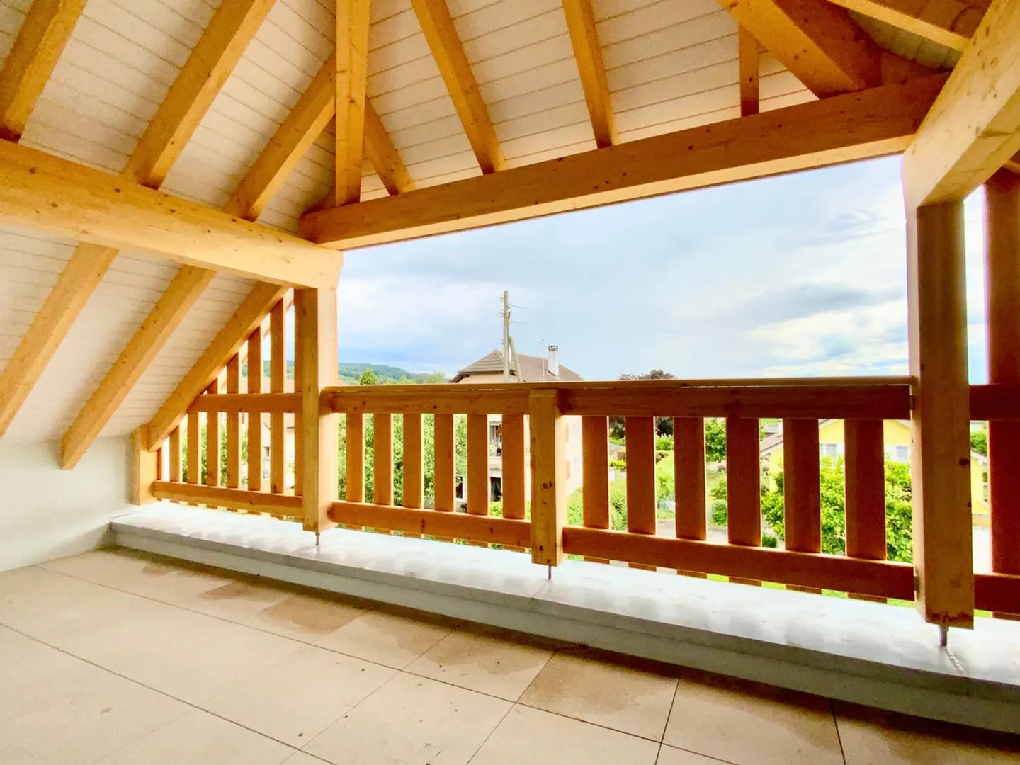 New penthouse with loggia in Domdidier - Photo 1 of 13