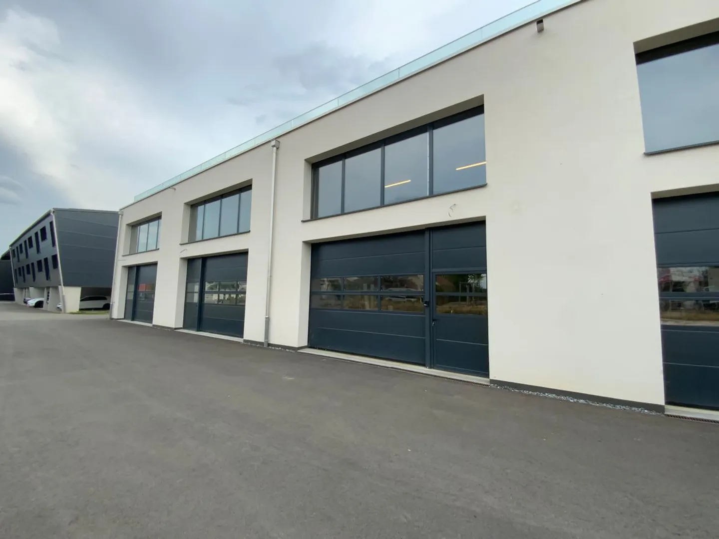 Zu vermieten - Modulare Handwerkshalle von 245 m² Saint-Aubin (FR) - Foto 7 von 8