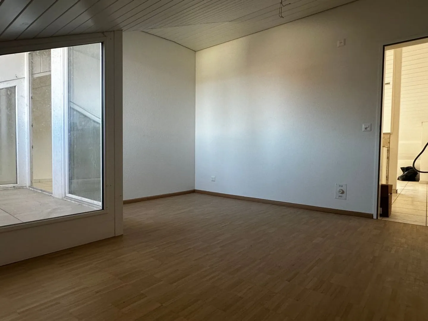 APPARTAMENTO SOTTOTETTO LUMINOSO CON CUCINA NUOVA - Foto 3 di 13