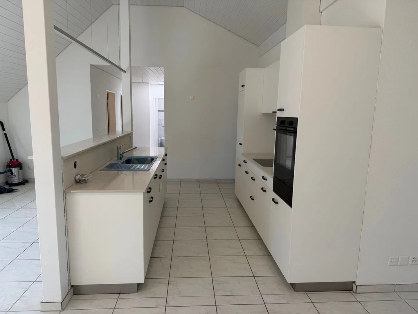 APPARTAMENTO SOTTOTETTO LUMINOSO CON CUCINA NUOVA - Foto 6 di 13