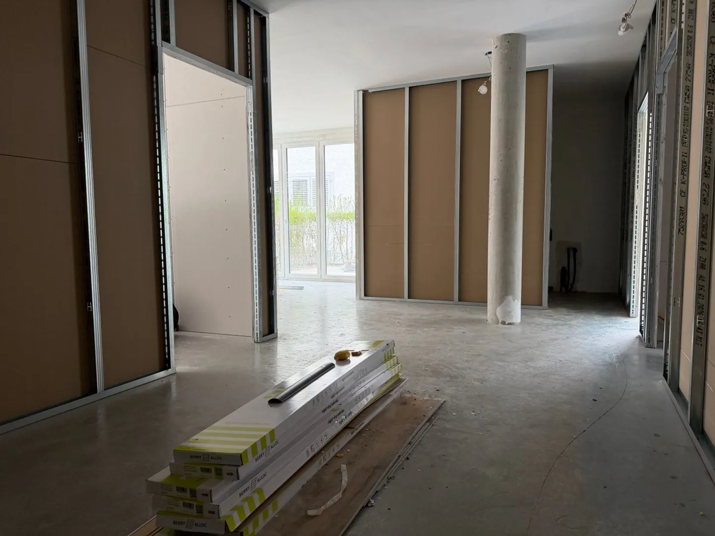Bright commercial space with individual design options - Photo 1 of 9