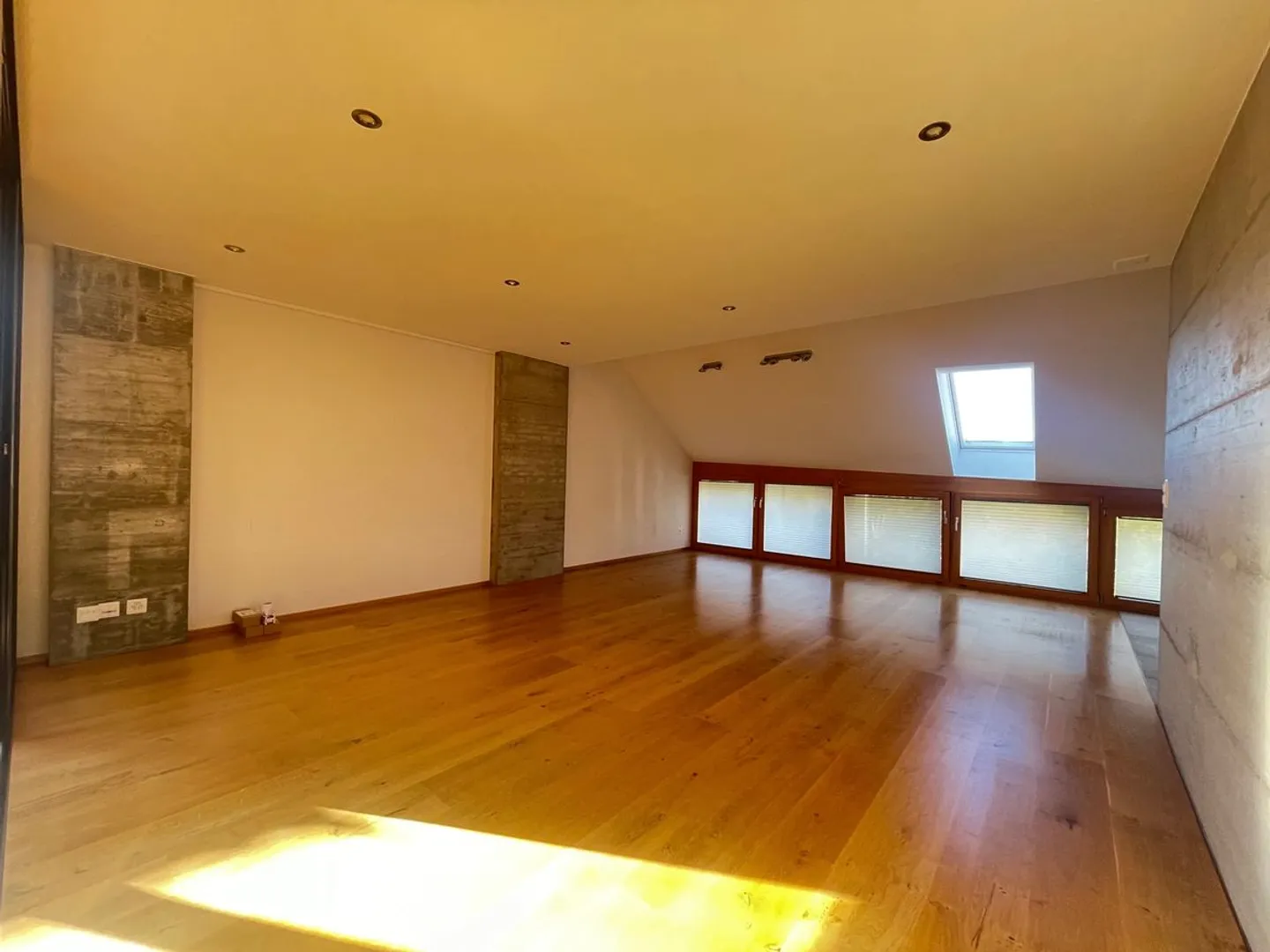 Zu vermieten: 4,5 Zimmer mit Innenloggia! - Foto 5 von 12