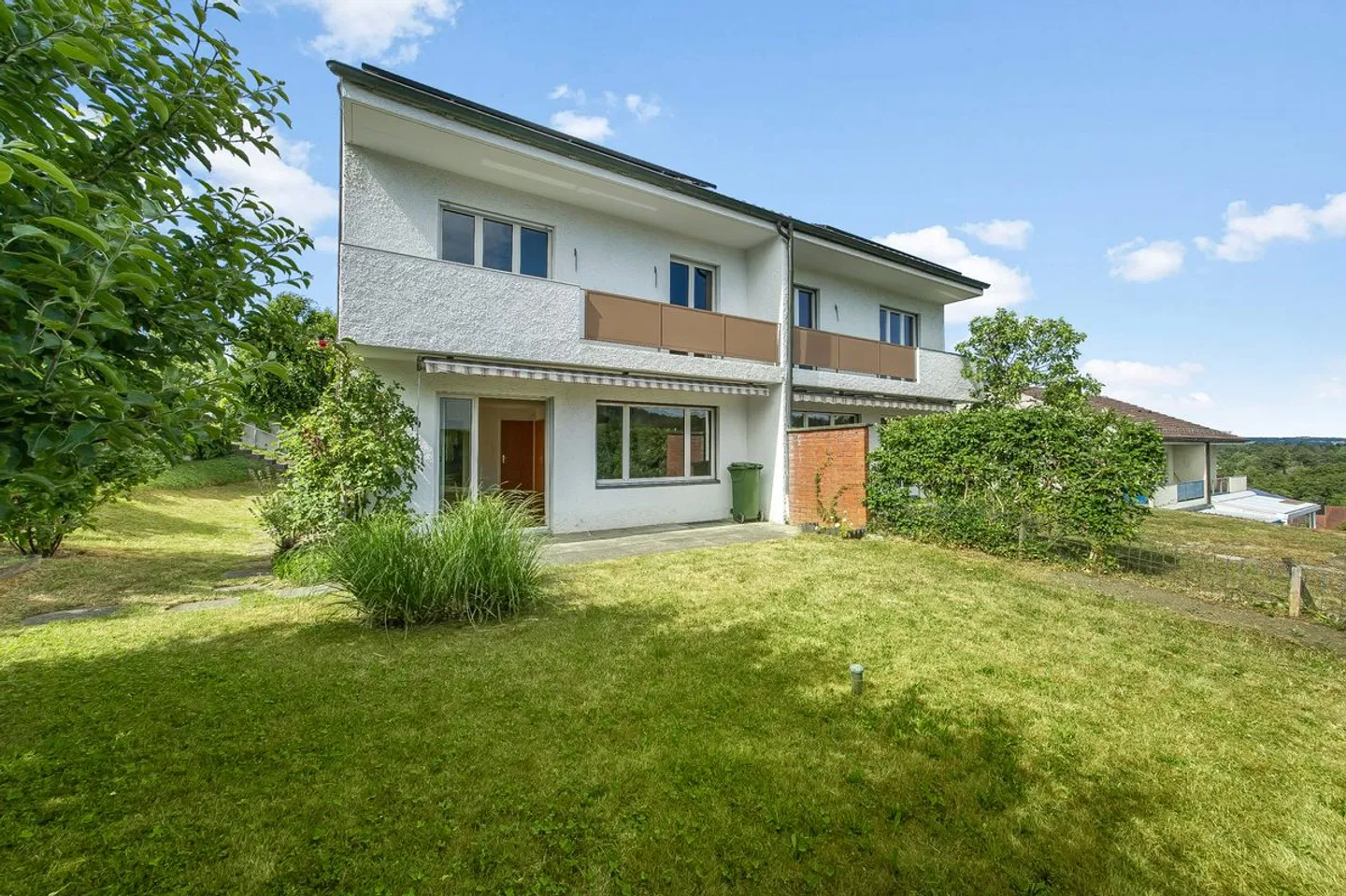 Gepflegte Doppelhaushälfte mit Garten, Wärmepumpe, PV-Anlage und Aussicht - Foto 3 von 7