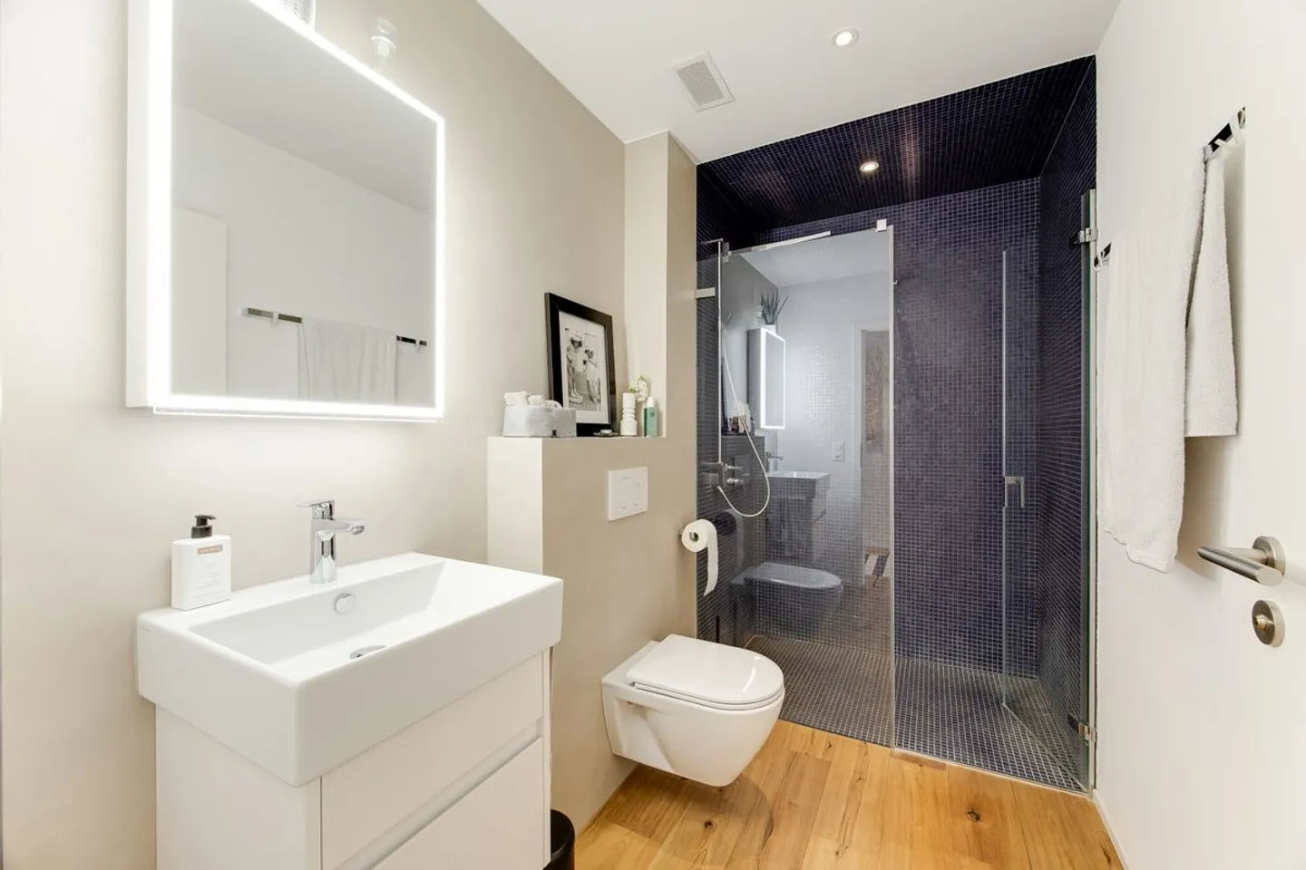 Condominio esclusivo di 4,5 stanze con finiture di alta qualità e balcone soleggiato da sogno - Foto 10 di 13