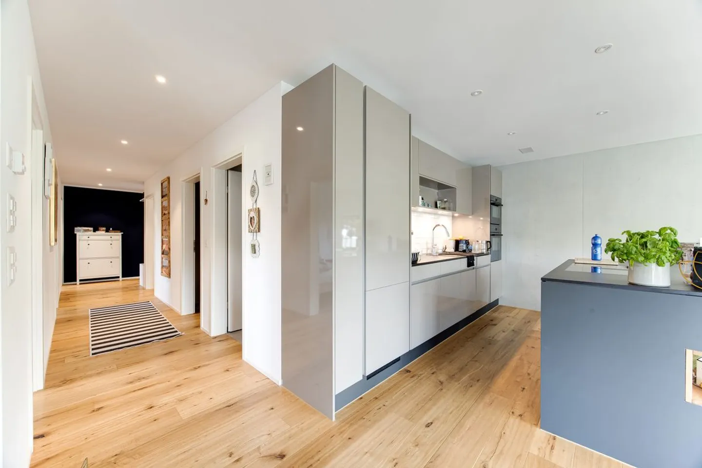 Condominio esclusivo di 4,5 stanze con finiture di alta qualità e balcone soleggiato da sogno - Foto 5 di 13