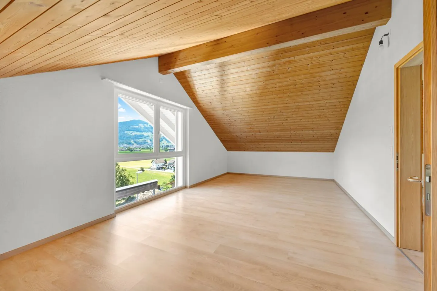 Due appartamenti duplex esclusivi sotto lo stesso tetto - Foto 3 di 13