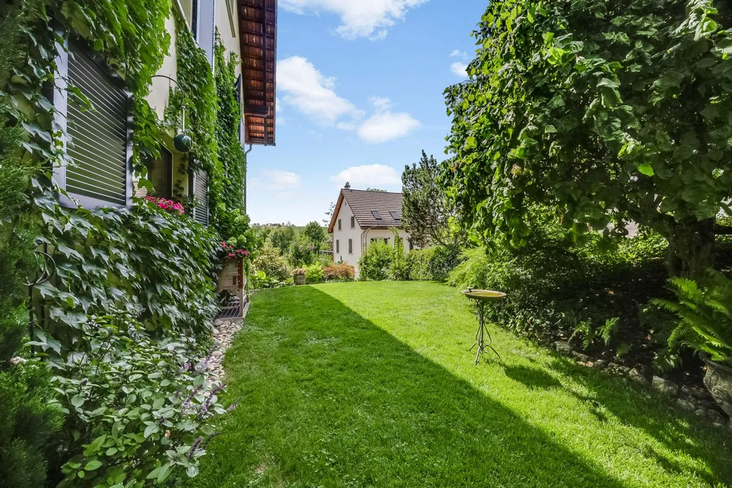 Ruhig gelegenes Doppeleinfamilienhaus mit Ausbaupotenzial bis auf 5 Zimmer! - Foto 13 von 13