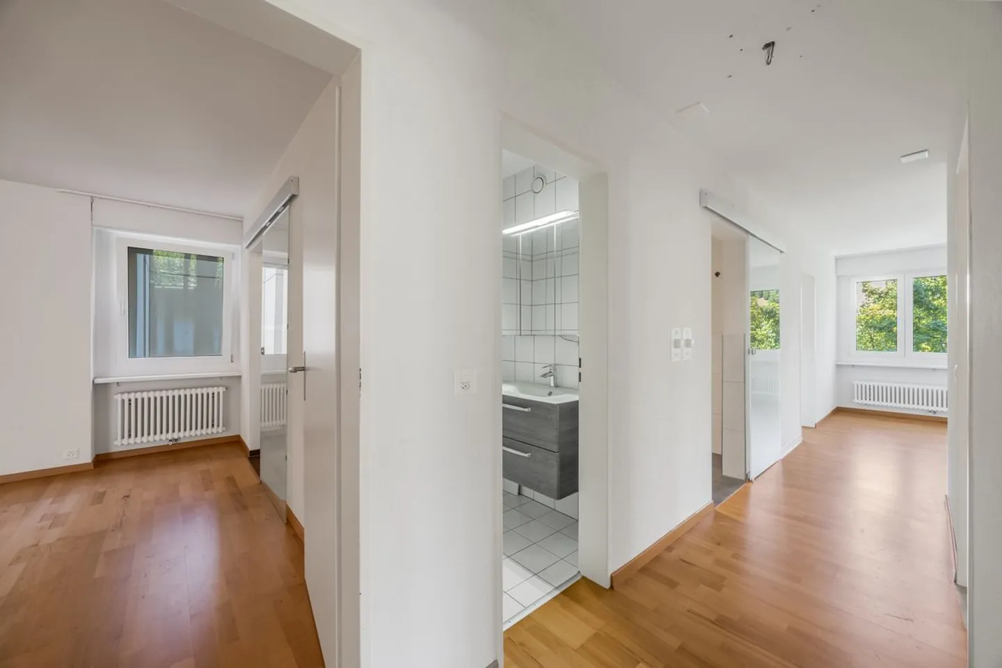 Spacious 5.5-room apartment in a family-friendly location - Photo 10 of 13