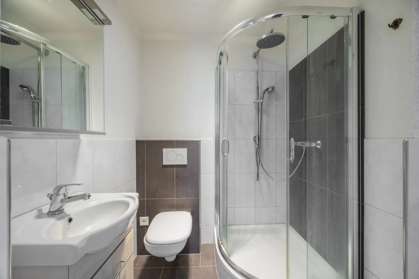 Spacious 5.5-room apartment in a family-friendly location - Photo 11 of 13