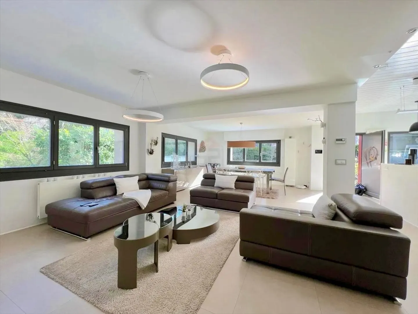 Bella Villa Contemporanea in una zona tranquilla - Foto 6 di 13
