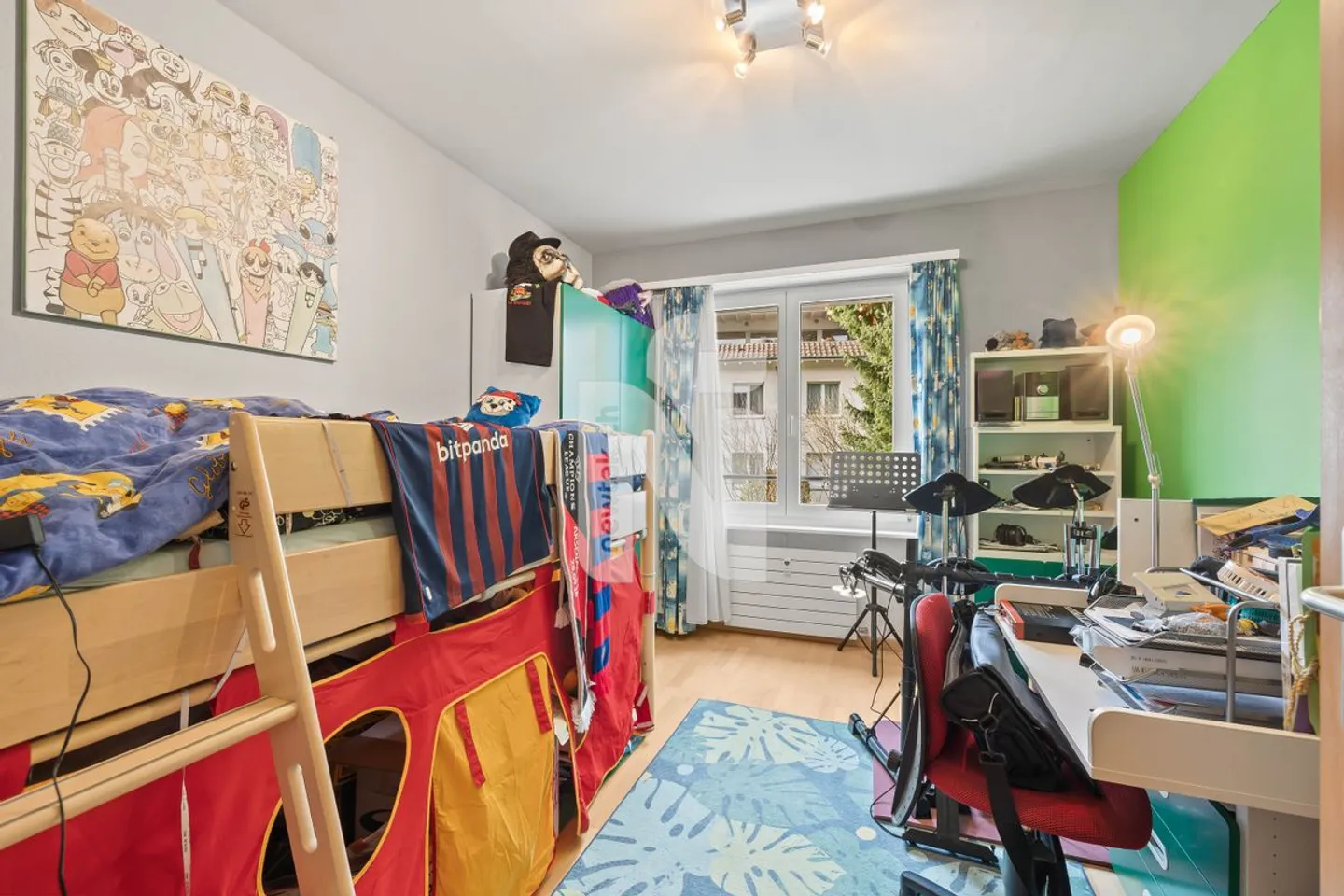 Family-friendly garden apartment with balcony, private garden, garage box, and additional hobby room in the best location on Bruderholz - Photo 10 of 12