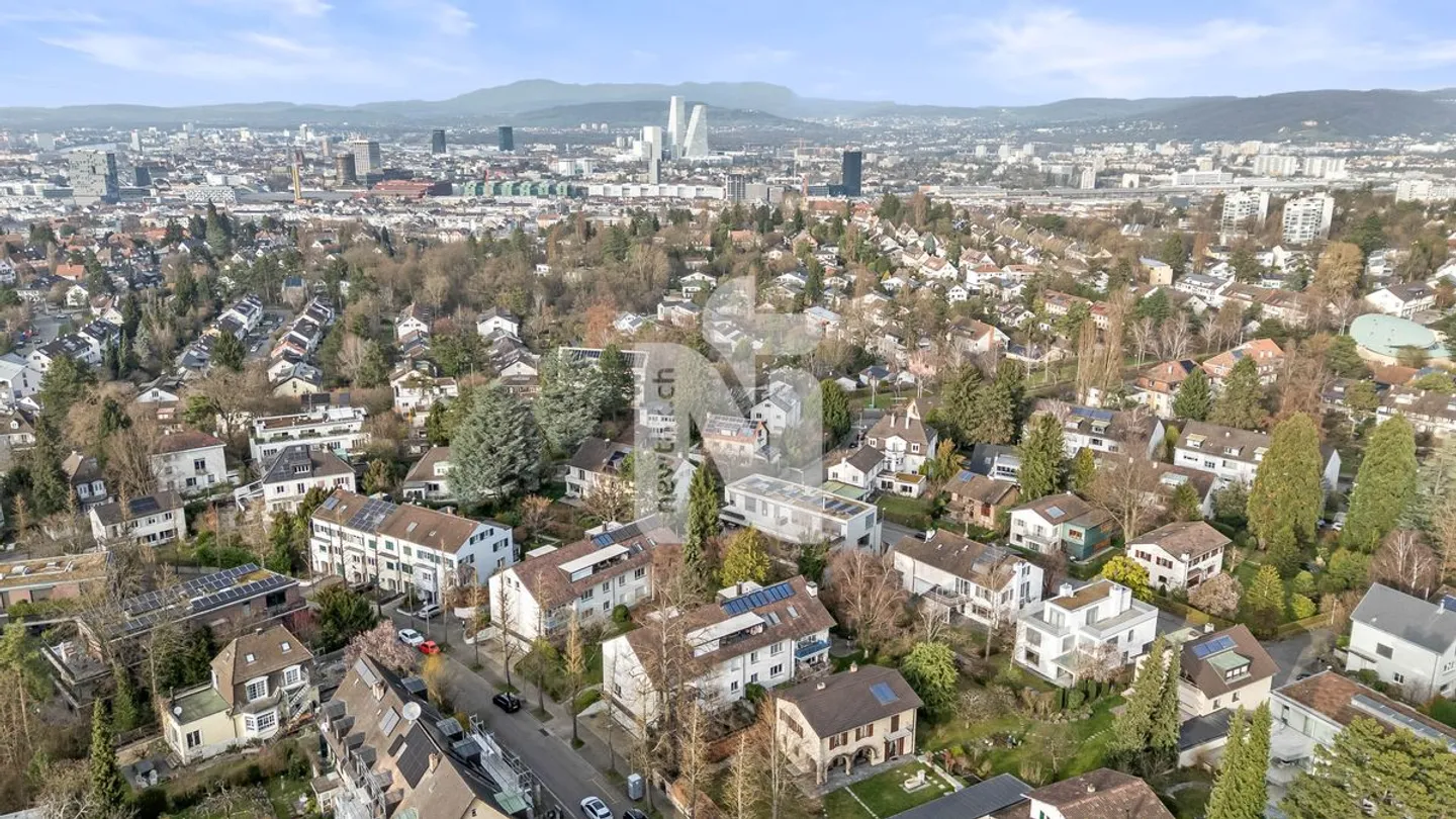 Family-friendly garden apartment with balcony, private garden, garage box, and additional hobby room in the best location on Bruderholz - Photo 3 of 12
